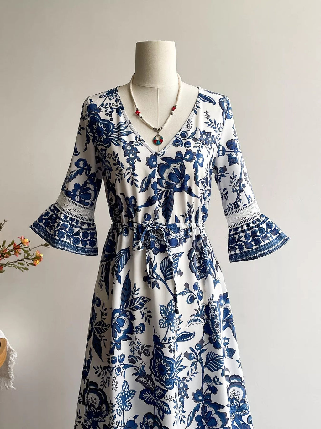 Floral Print V-Neck Flounce Sleeve Dress