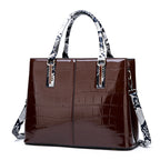 Fashion Female Messenger Bag With Snake Pattern Handle