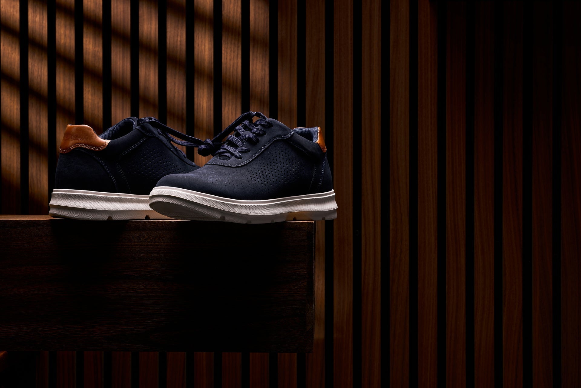 CALTO - J1582  - 2.6 Inches Taller (Nubuck Navy) - Lightweight Casual Walkers