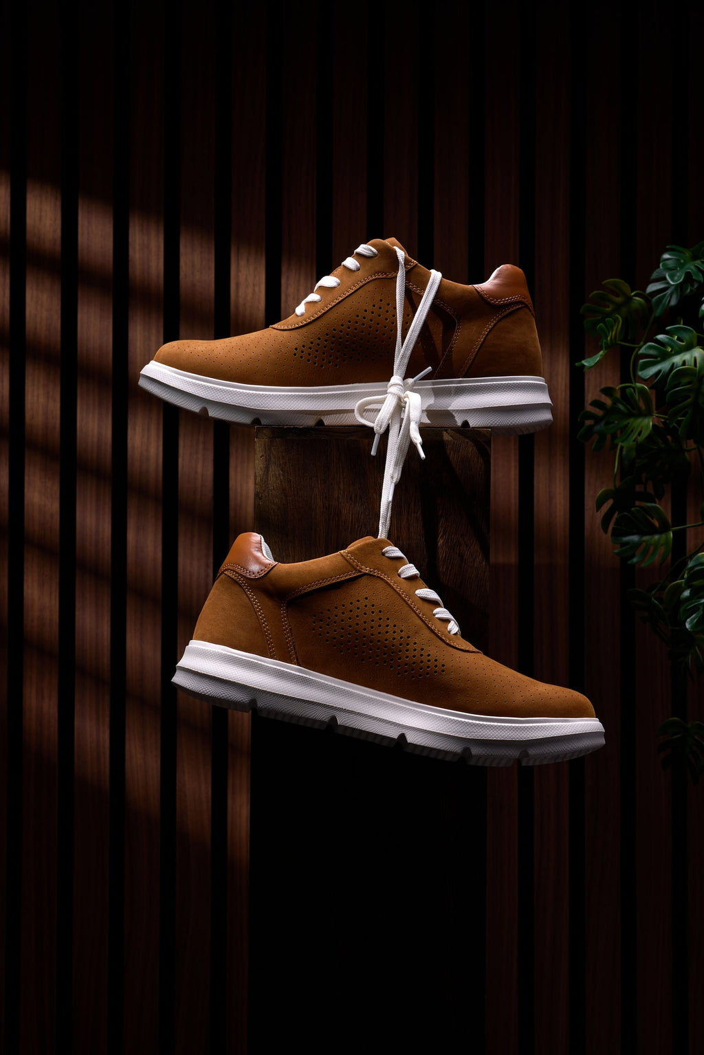CALTO - J1583  - 2.6 Inches Taller (Nubuck Brown) - Lightweight Casual Walkers
