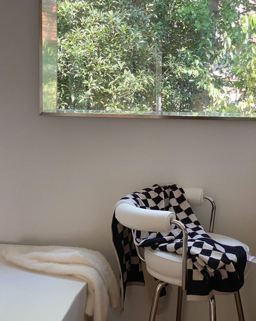 Premium Checkered Bath Towel - Long-Staple Cotton for Ultimate