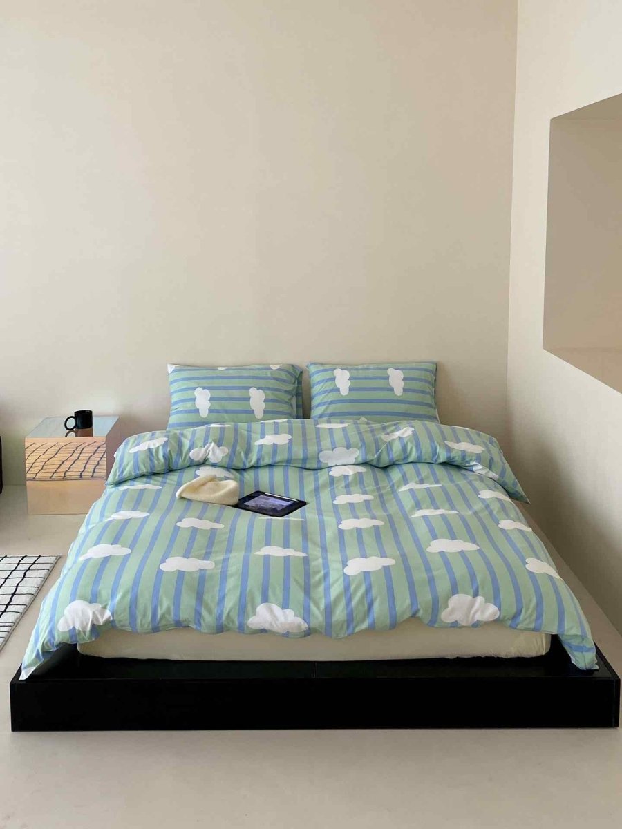 Whimsical Cute Cloud Stripe Queen Size Cotton Duvet Cover Set With Pil